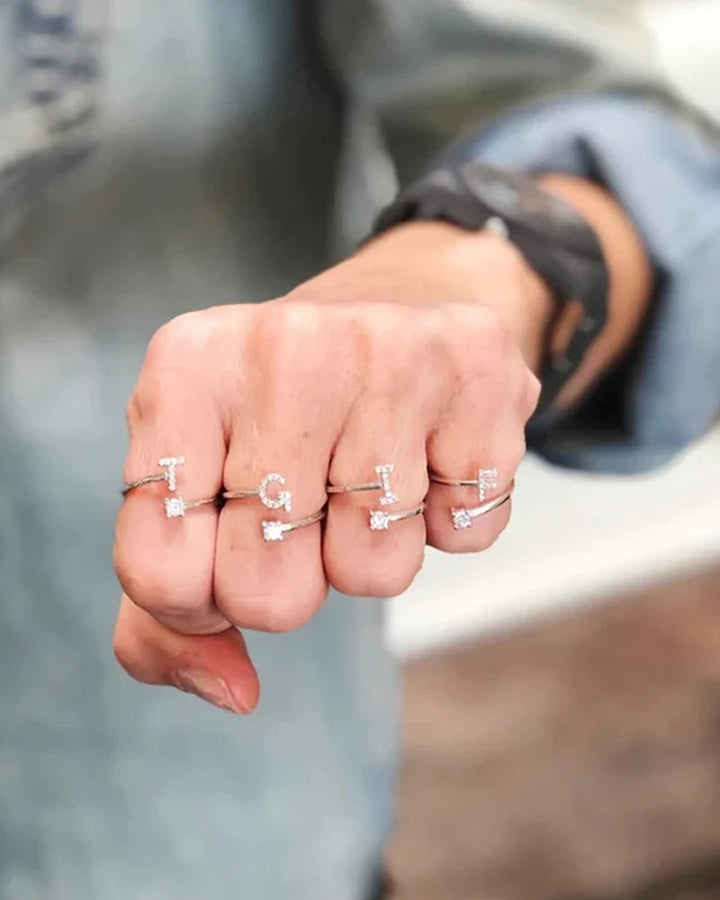 Bague ouverte en zircone avec initiales